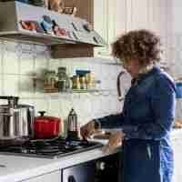 how to use a gas stove